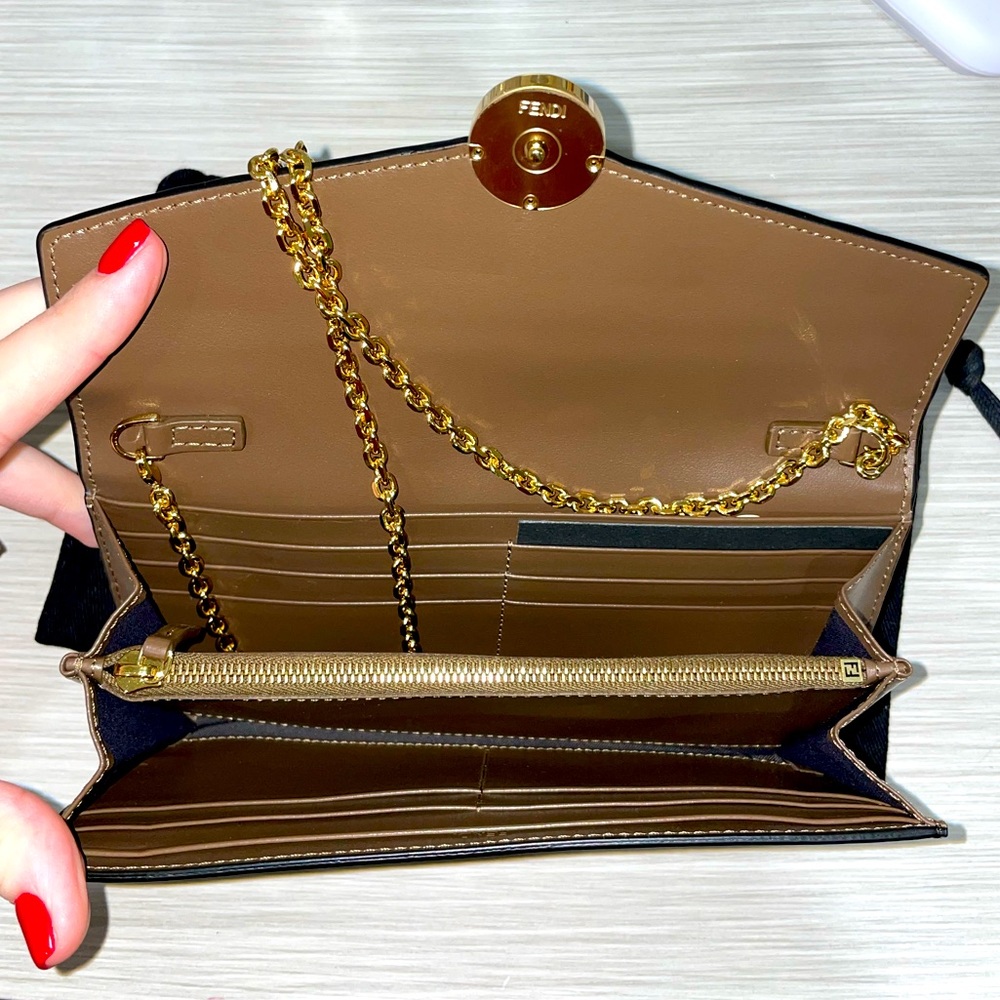 Fendi Continental WOC BNWT - Picture 4 of 6